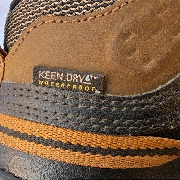 Keen Child Brown and Black Hiking Boots Size 2 Great Condition! - Picture 6 of 8